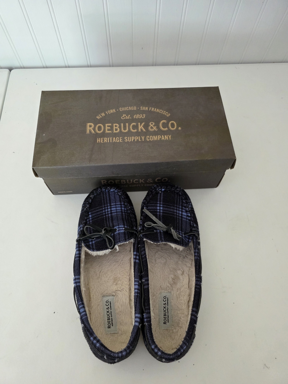 Roebuck & Co. Women’s Navy Plaid Moccasins {Med 7/8}